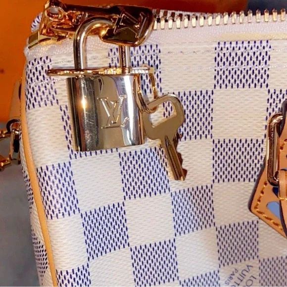 Louise Vuitton Damier Azur Purse, Brand New, “A MUST SEE.” - Picture 11 of 12